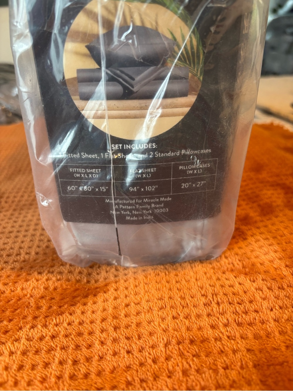 Miracle Self-Cooling Sheet Set in Light Gray - Picture 6 of 6